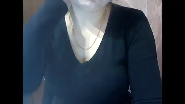 Snapshot of Allie_Janet chatting on 12-01-25, 08:08 Allie Janet online show from 12-01-25, 08:08