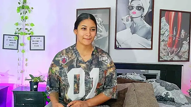 loretahorny online show from 02-25-26, 03:10