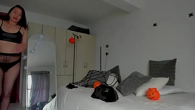 Andrewine89 online show from 10-28-25, 08:22