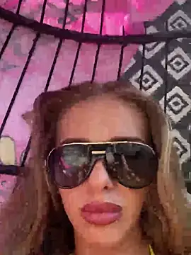Snapshot of SexySofia_69 chatting on 05-25-26, 02:45 SexySofia 69 online show from 05-25-26, 02:45
