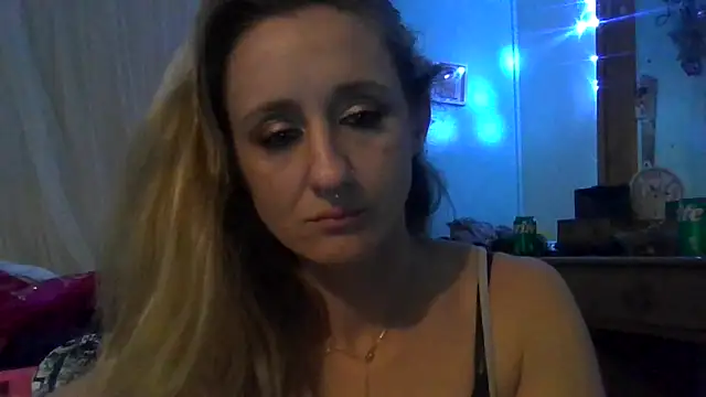Snapshot of hunybunz69 chatting on 03-20-25, 04:18 hunybunz69 online show from 03-20-25, 04:18