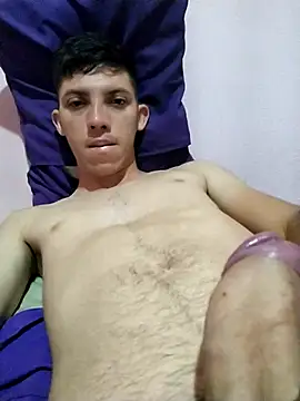 welitonzz28 online show from 03-10-26, 04:06