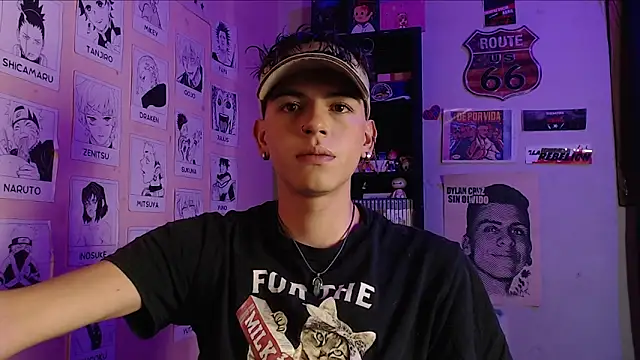 Snapshot of Mickey_Magic chatting on 01-23-25, 06:17 Mickey Magic online show from 01-23-25, 06:17