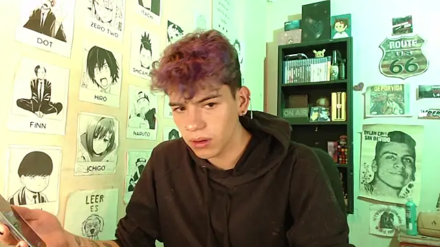 Snapshot of Mickey_Magic chatting on 02-16-25, 07:04 Mickey Magic online show from 02-16-25, 07:04