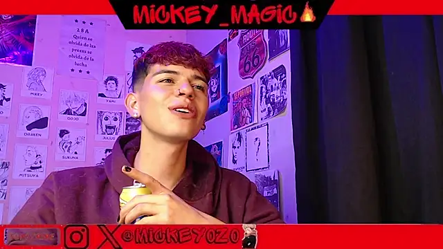 Snapshot of Mickey_Magic chatting on 03-11-25, 07:04 Mickey Magic online show from 03-11-25, 07:04