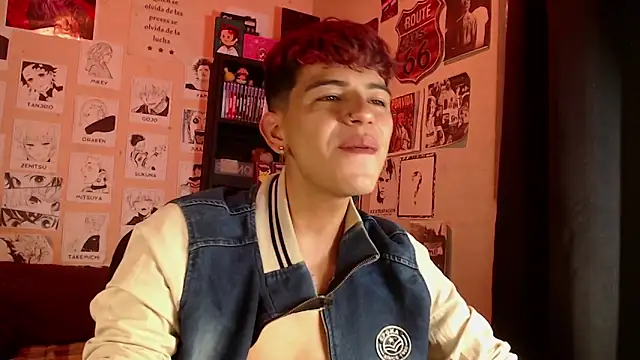 Snapshot of Mickey_Magic chatting on 03-14-25, 03:26 Mickey Magic online show from 03-14-25, 03:26