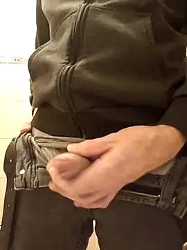 Snapshot of Speedyx0 chatting on 01-22-25, 04:44 Speedyx0 online show from 01-22-25, 04:44