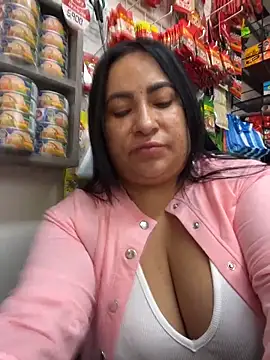 Snapshot of Miia_Jazmin chatting on 06-17-26, 01:12 Miia Jazmin online show from 06-17-26, 01:12