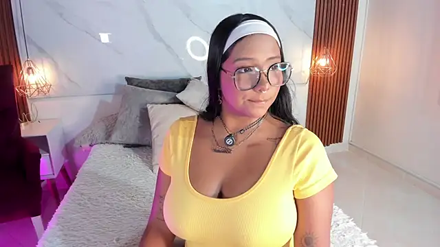 isabella zc online show from 04-28-26, 03:50