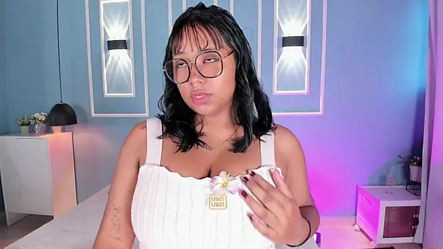 isabella zc online show from 07-25-26, 11:52