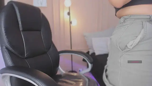 Snapshot of ah_mara_ chatting on 02-05-26, 11:15 ah mara online show from 02-05-26, 11:15