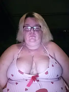 Snapshot of diosacurvy1984 chatting on 06-28-26, 10:49 diosacurvy1984 online show from 06-28-26, 10:49