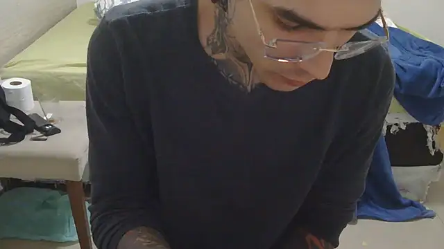 Snapshot of smokingink chatting on 07-04-26, 05:35 smokingink online show from 07-04-26, 05:35
