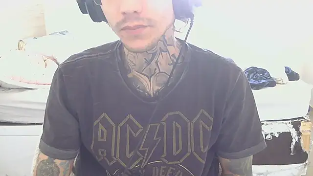 Snapshot of smokingink chatting on 07-21-26, 02:19 smokingink online show from 07-21-26, 02:19