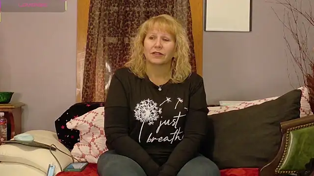 Badgirlpr2 online show from 02-01-26, 05:39