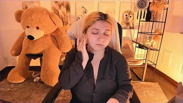 DiaAngell online show from 01-06-26, 07:28