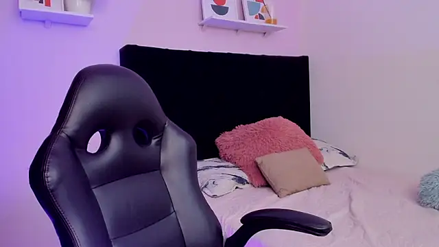 Paulina Lopezz online show from 03-23-26, 08:02