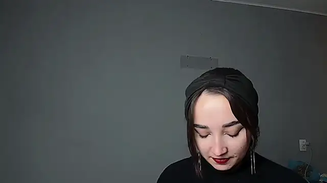 Eva Gloryy online show from 12-14-25, 01:38