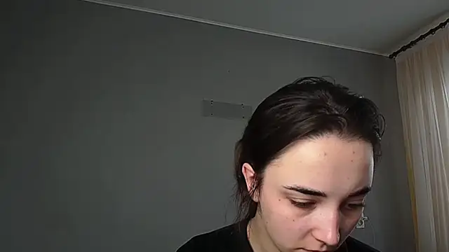 Eva Gloryy online show from 04-15-26, 09:27