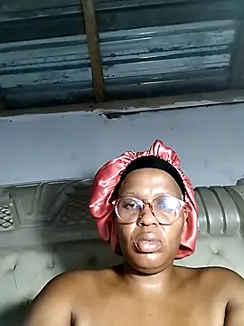 Snapshot of bubblendz1988 chatting on 03-23-25, 03:32 bubblendz1988 online show from 03-23-25, 03:32