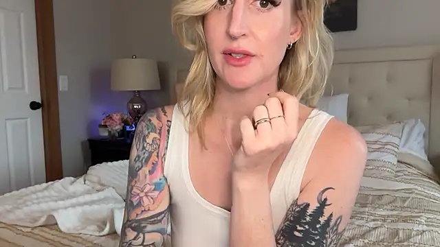 Officiallyonlytams online show from 11-24-25, 05:12