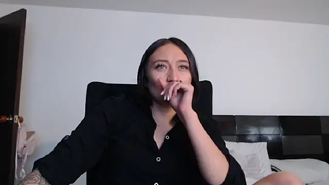 Snapshot of Elsa-bad chatting on 02-06-25, 09:38 Elsa-bad online show from 02-06-25, 09:38