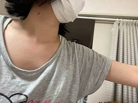 Snapshot of riri_riri_jp chatting on 10-06-25, 11:40 riri riri jp online show from 10-06-25, 11:40