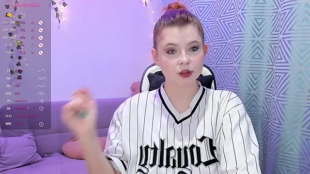 sophie mooreee online show from 01-26-25, 04:09