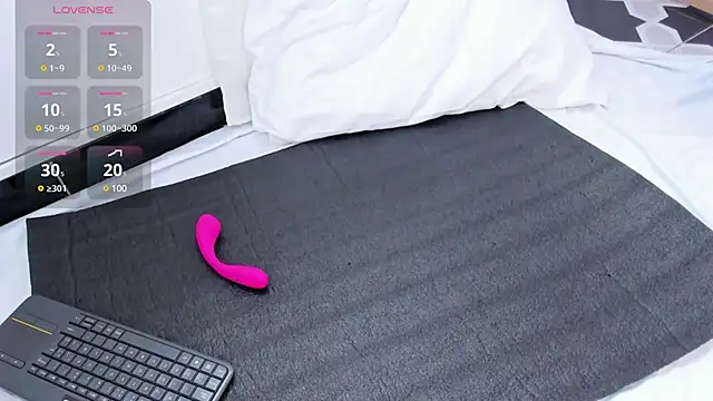 Snapshot of ValeriaOrtega chatting on 02-07-25, 02:47 ValeriaOrtega online show from 02-07-25, 02:47