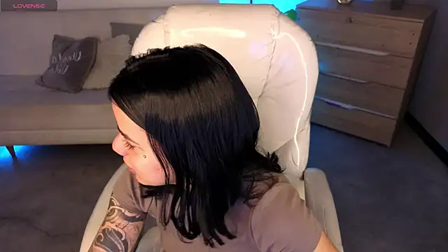 Nicole Foxx  online show from 02-20-26, 08:31