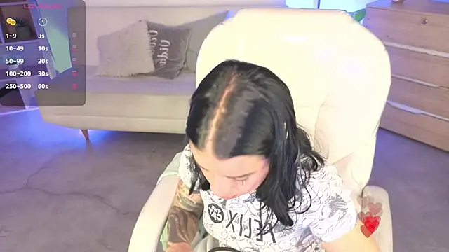 Nicole Foxx  online show from 02-21-26, 08:32