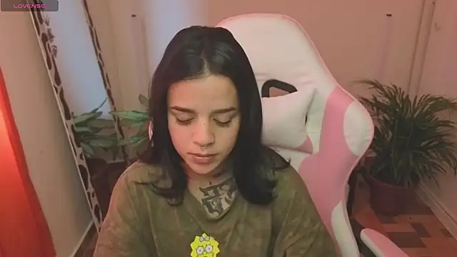 Nicole Foxx  online show from 05-17-26, 09:33
