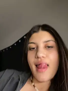 Snapshot of hdhehrv chatting on 02-06-25, 11:15 hdhehrv online show from 02-06-25, 11:15