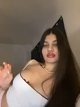 Snapshot of hdhehrv chatting on 02-18-25, 07:19 hdhehrv online show from 02-18-25, 07:19