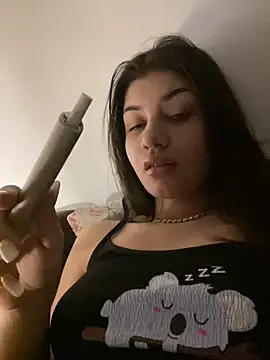 Snapshot of hdhehrv chatting on 02-20-25, 10:48 hdhehrv online show from 02-20-25, 10:48