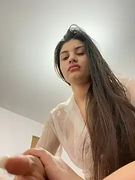 Snapshot of hdhehrv chatting on 02-21-25, 10:26 hdhehrv online show from 02-21-25, 10:26