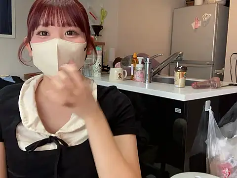 Snapshot of shina_mo_n_ch chatting on 04-28-26, 03:22 shina mo n ch online show from 04-28-26, 03:22