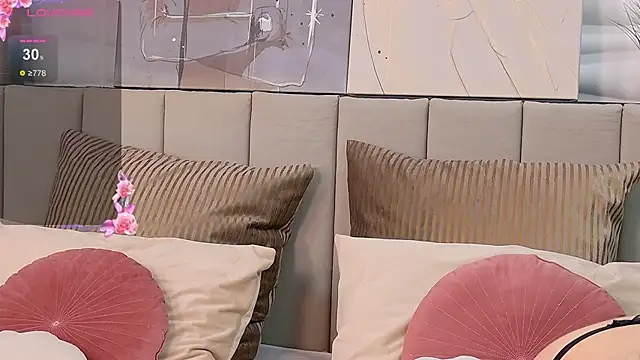 Elly Ross online show from 03-19-25, 08:34