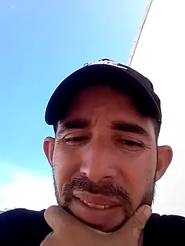 Snapshot of CubanoFull chatting on 02-04-25, 11:49 CubanoFull online show from 02-04-25, 11:49