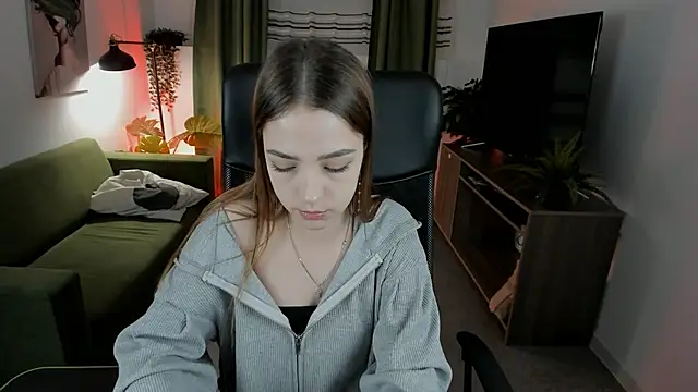 PamBeesly online show from 03-16-25, 08:32