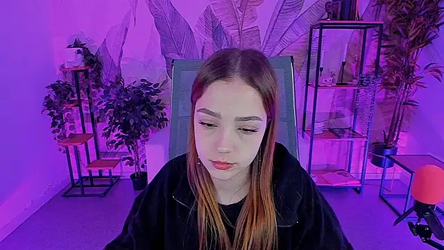 PamBeesly online show from 03-23-25, 08:15