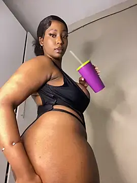 Snapshot of Spicey-CheekssX chatting on 11-05-25, 11:27 Spicey-CheekssX online show from 11-05-25, 11:27