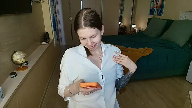 ReginaSparkle online show from 05-21-26, 07:04