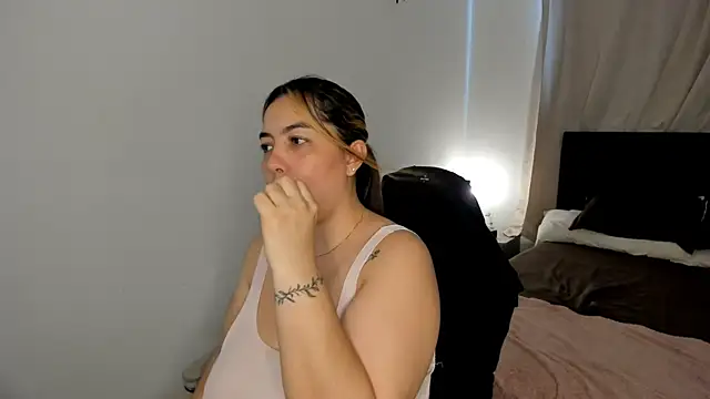 brithany olson25 online show from 03-30-26, 08:43