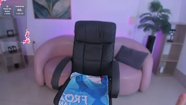 Ayha khalaf online show from 02-22-26, 02:02