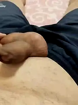 Snapshot of ALEX19833 chatting on 01-21-25, 05:51 ALEX19833 online show from 01-21-25, 05:51