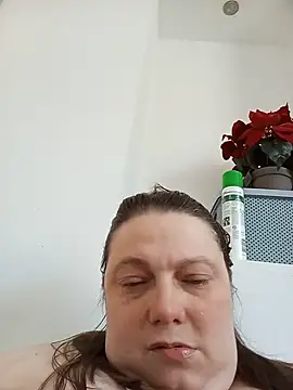 Snapshot of HotHornyEmmaX chatting on 05-28-26, 11:18 HotHornyEmmaX online show from 05-28-26, 11:18