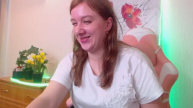 Snapshot of MarthaSimons chatting on 05-15-26, 04:19 MarthaSimons online show from 05-15-26, 04:19