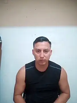 Snapshot of LuisMex1998 chatting on 10-31-25, 09:21 LuisMex1998 online show from 10-31-25, 09:21