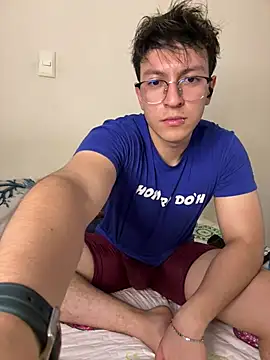 Snapshot of Amon__ashford chatting on 01-22-25, 01:42 Amon ashford online show from 01-22-25, 01:42